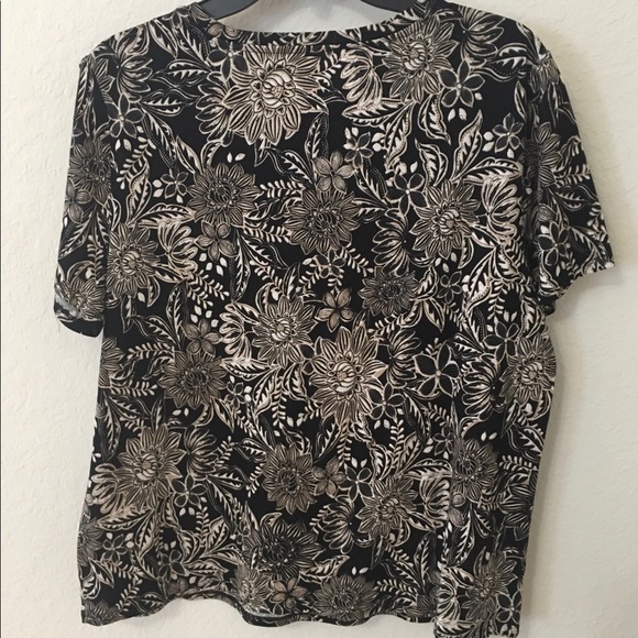 Westbound THE Essential TEE Flowers 100% Cotton - Picture 3 of 3